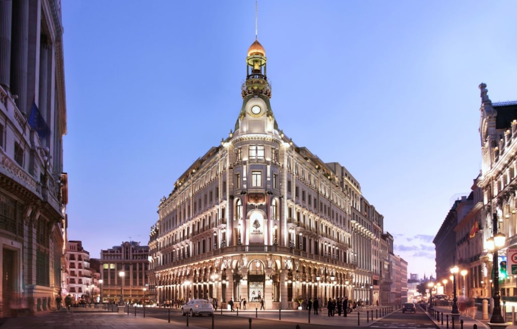 Fassade des Four Seasons in Madrid