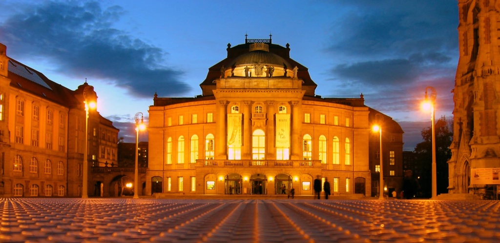 Theaterplatz in Chemnitz am Abend