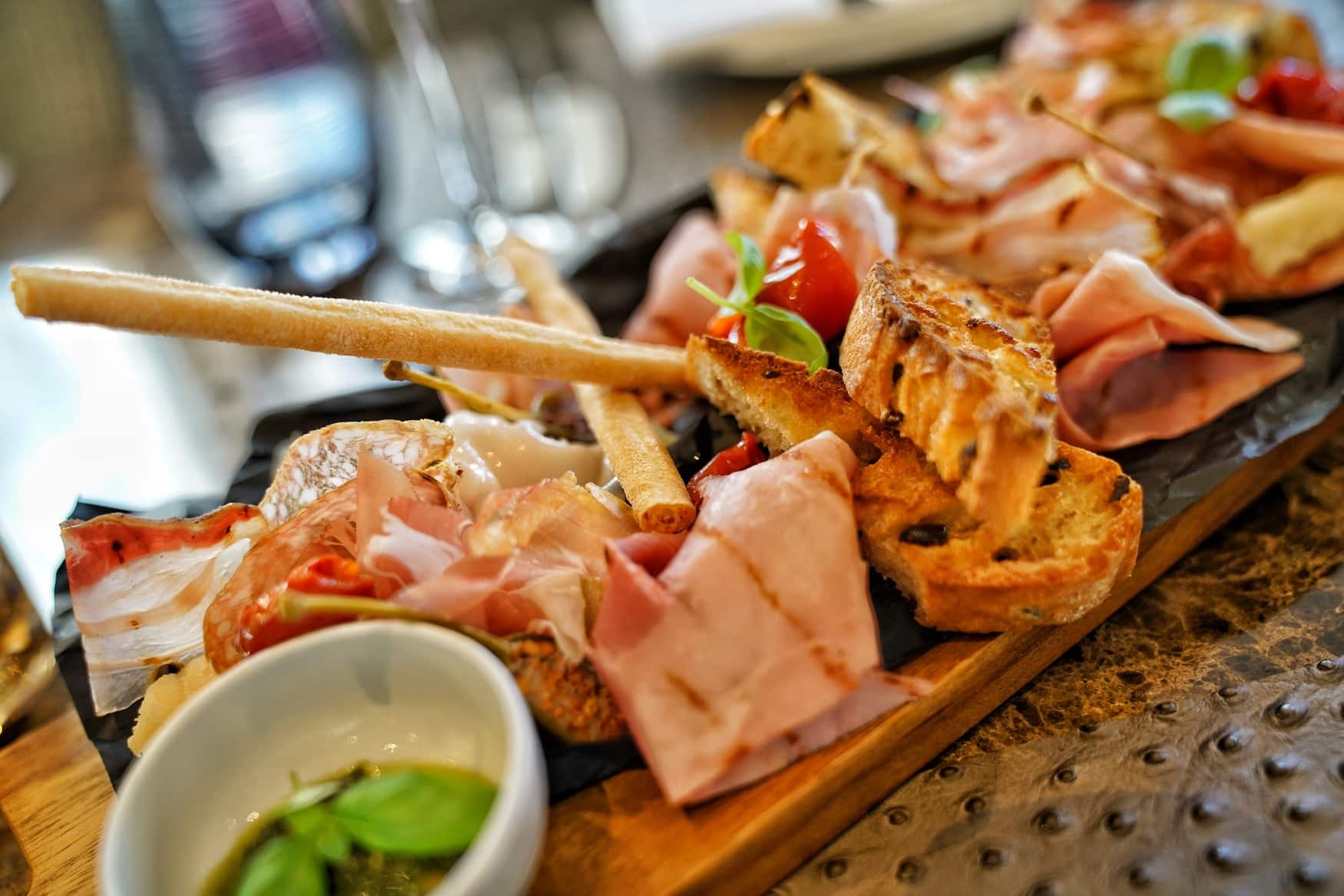 Antipasti-Teller im VILA VITA Marburg