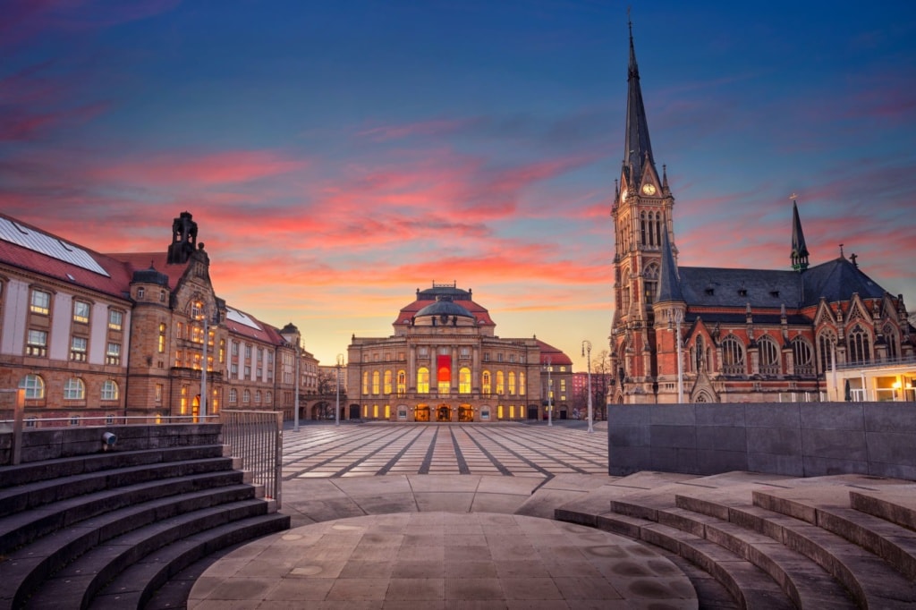 Theaterplatz in Chemnitz bei Dämmerung