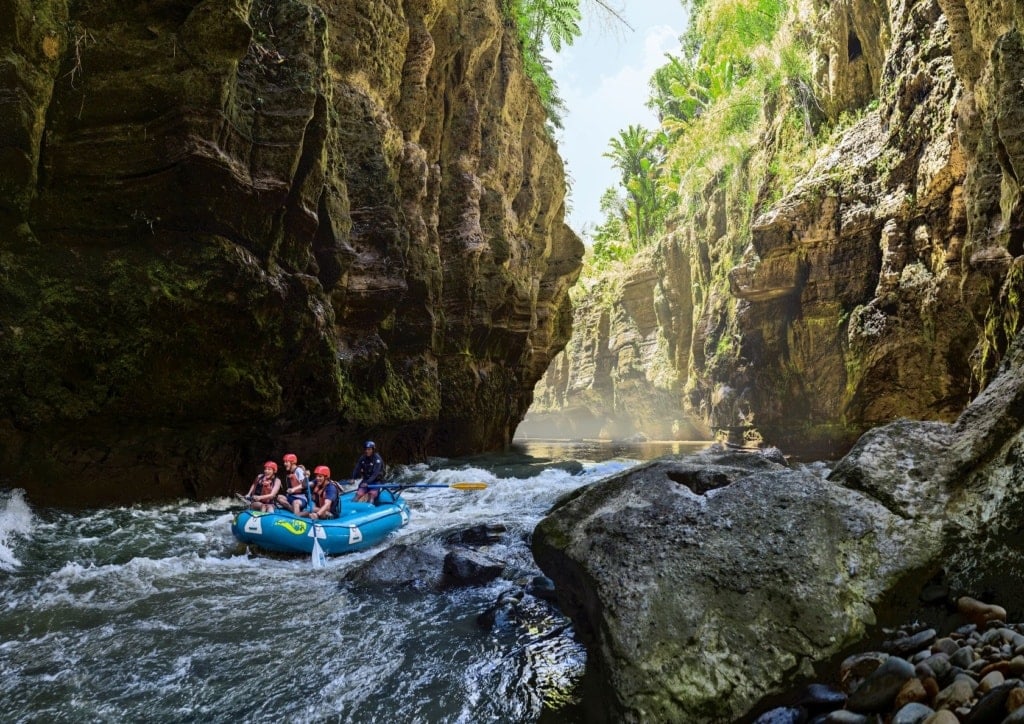 Wildwasser-Rafting auf dem Navua River