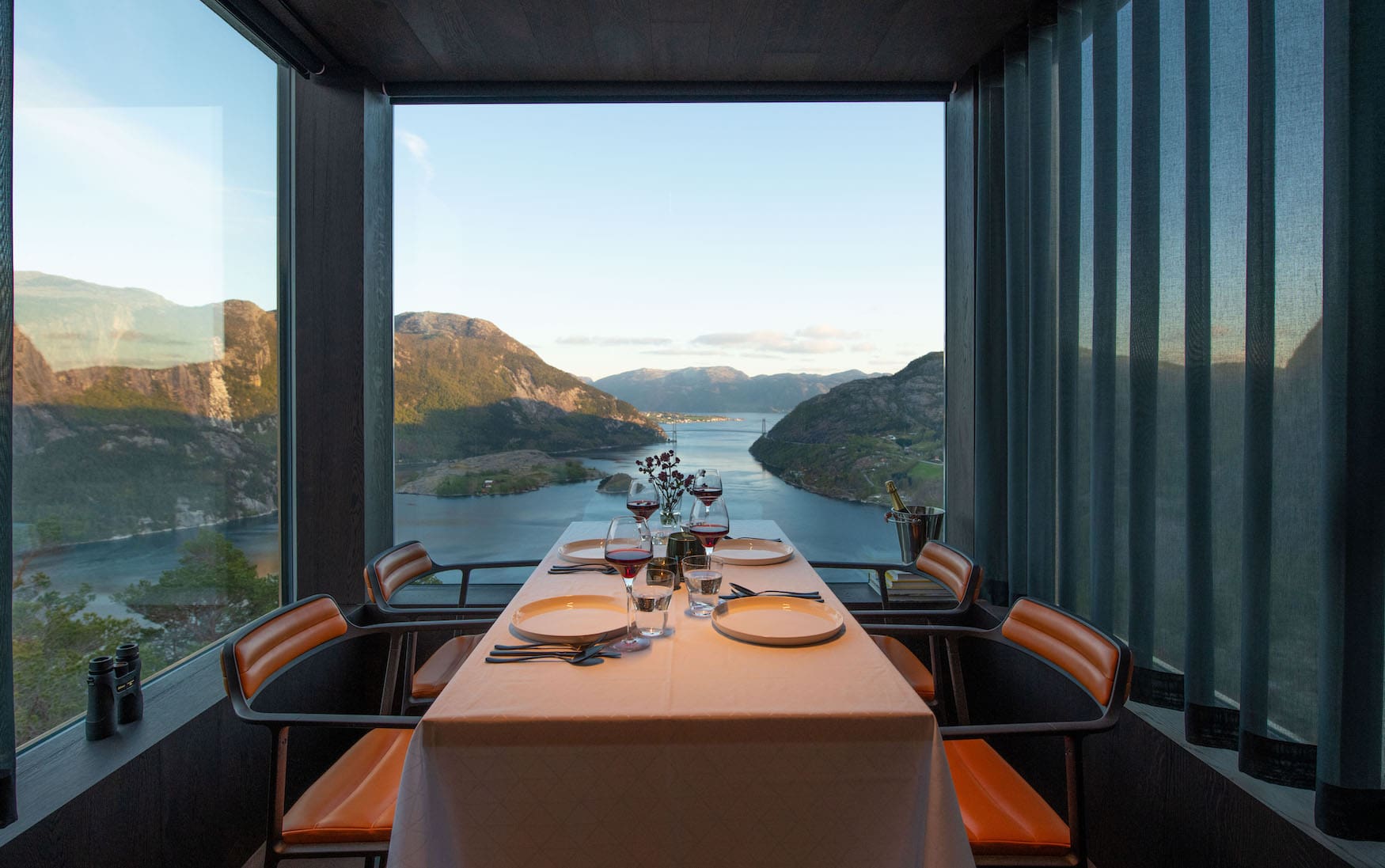 Spektakuläre Ferienhäuser in Norwegen mit Ausblick auf die umliegenden Fjorde