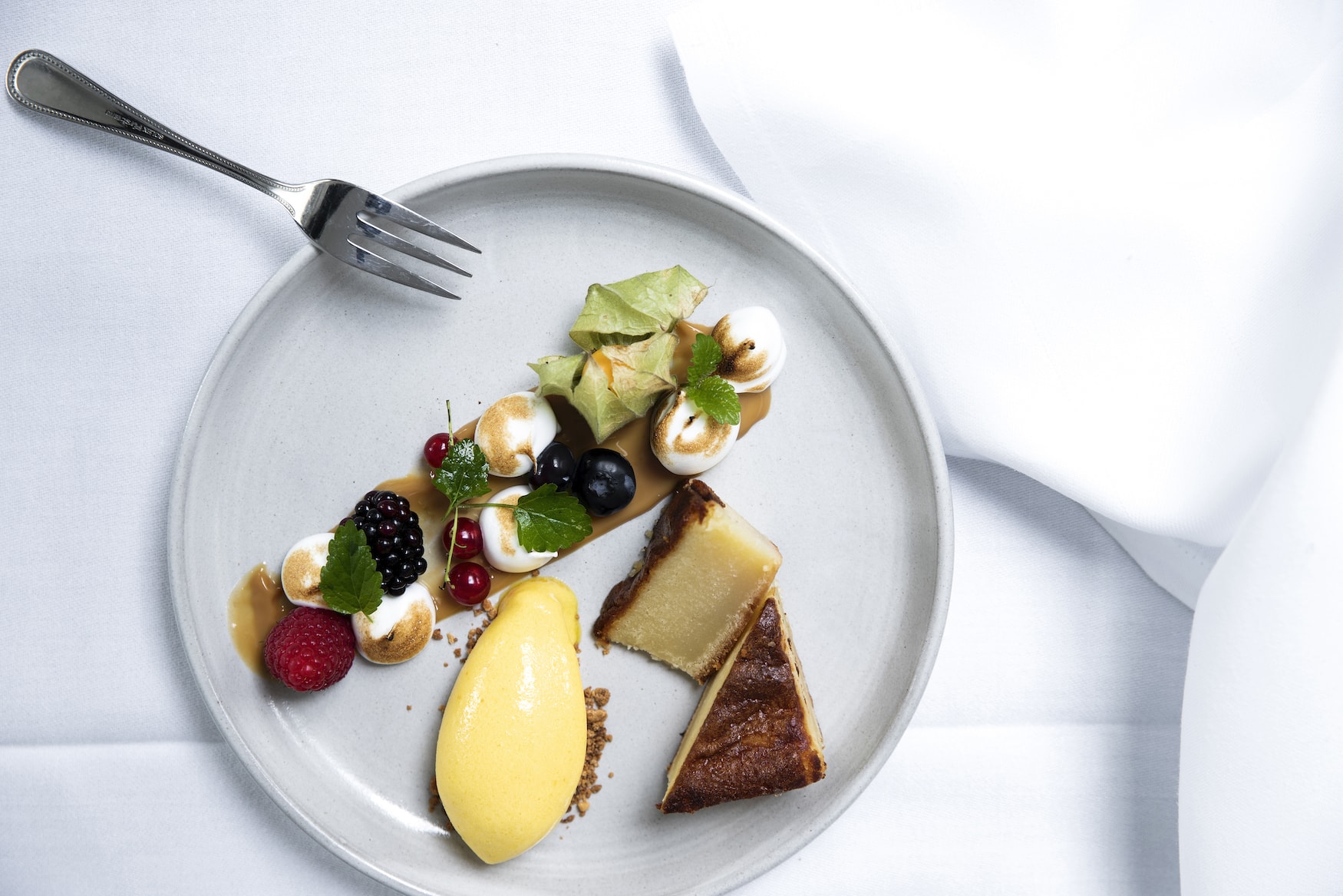 Dessert im Skjalm Hvide Hotel im Fjorlandet Dänemark