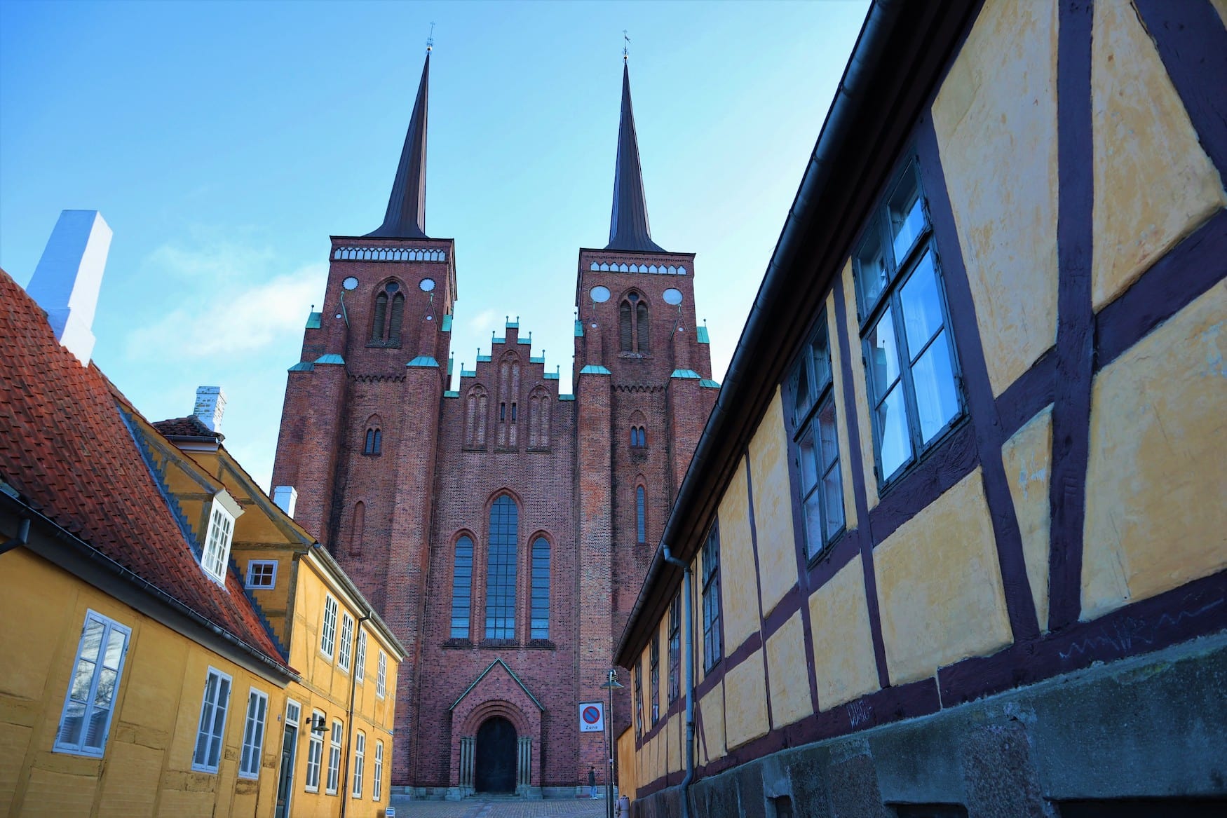 Dom zu Roskilde bei Sonnenschein