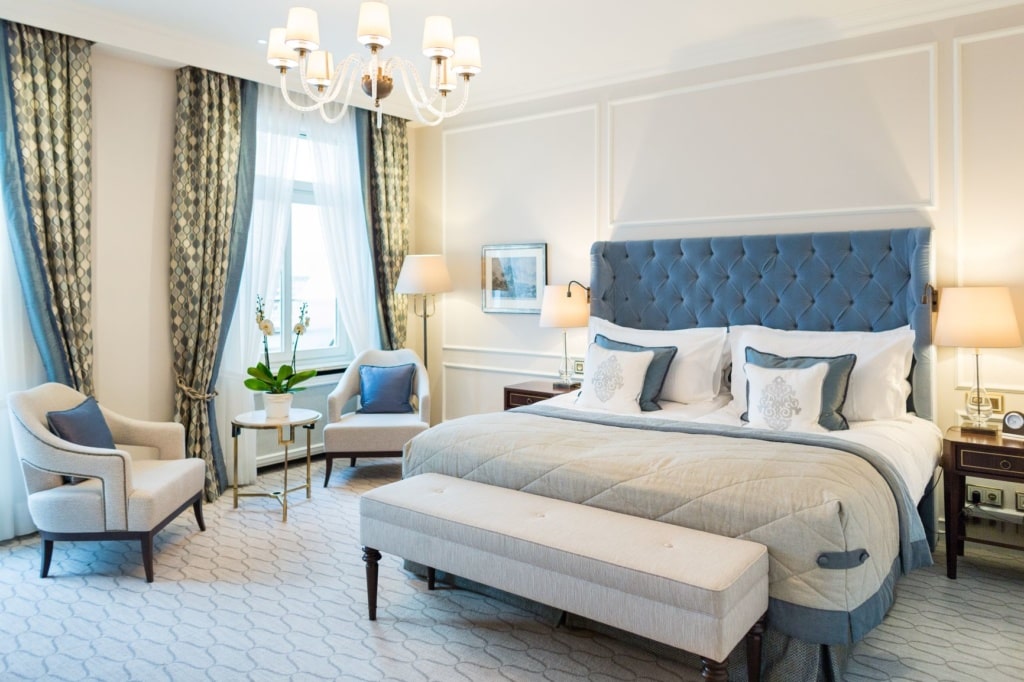 Hotel Vier Jahreszeiten Hamburg - Sample Deluxe Double Room Lakeview