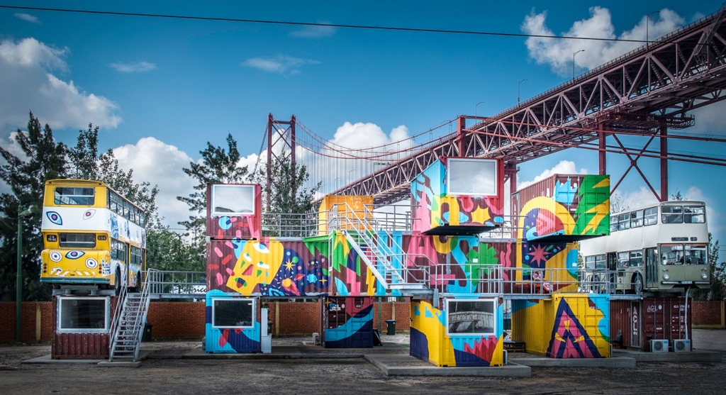 Bunte FX Factory in Lissabon