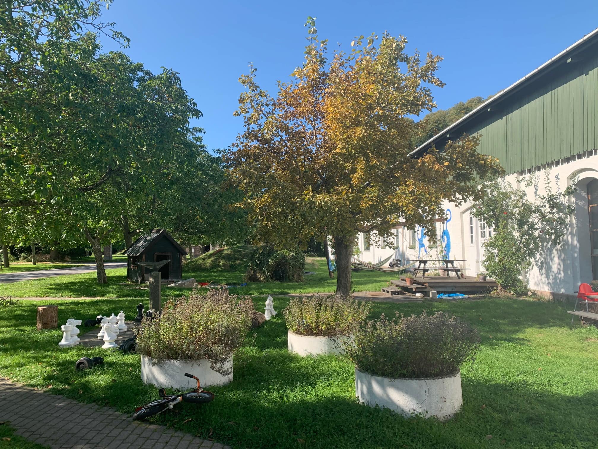 Garten im Svanholm Kollektiv