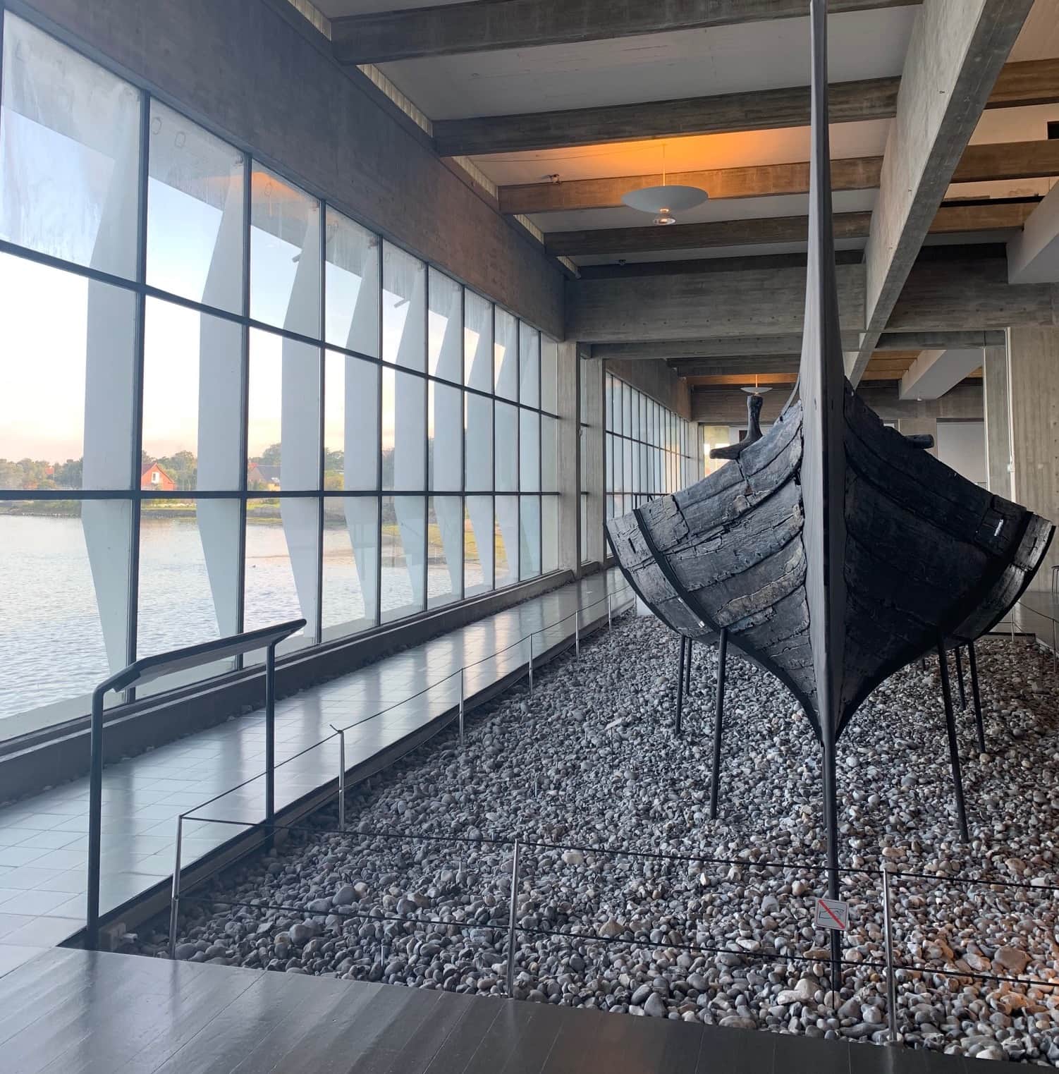 Wikingerschiffe im Wikingerschiffsmuseum Roskilde im dänischen Fjordland