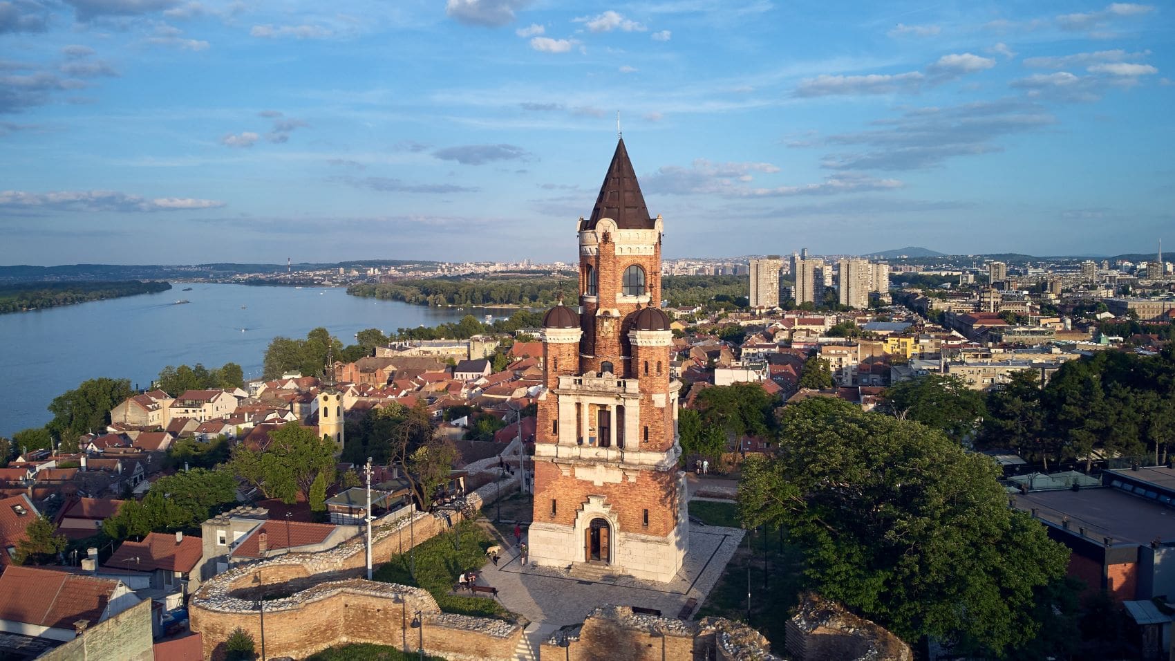 Gardos-Hügel mit Festung und Turm in Zemun, Belgrad 