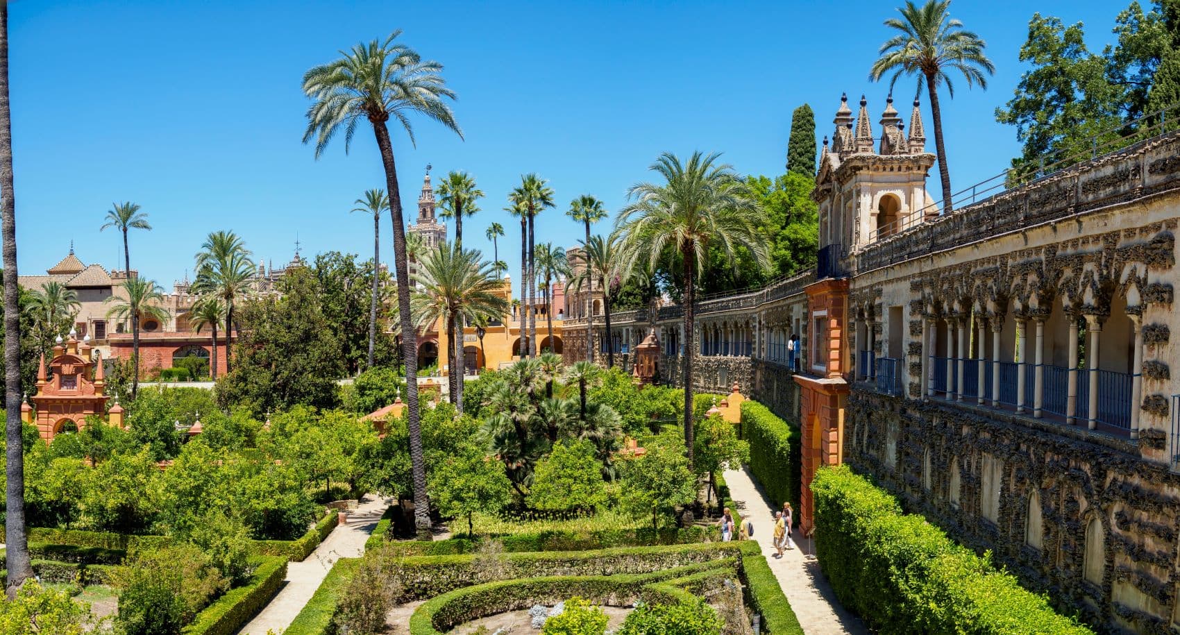 Hauptgärten der Alcazar in Sevilla