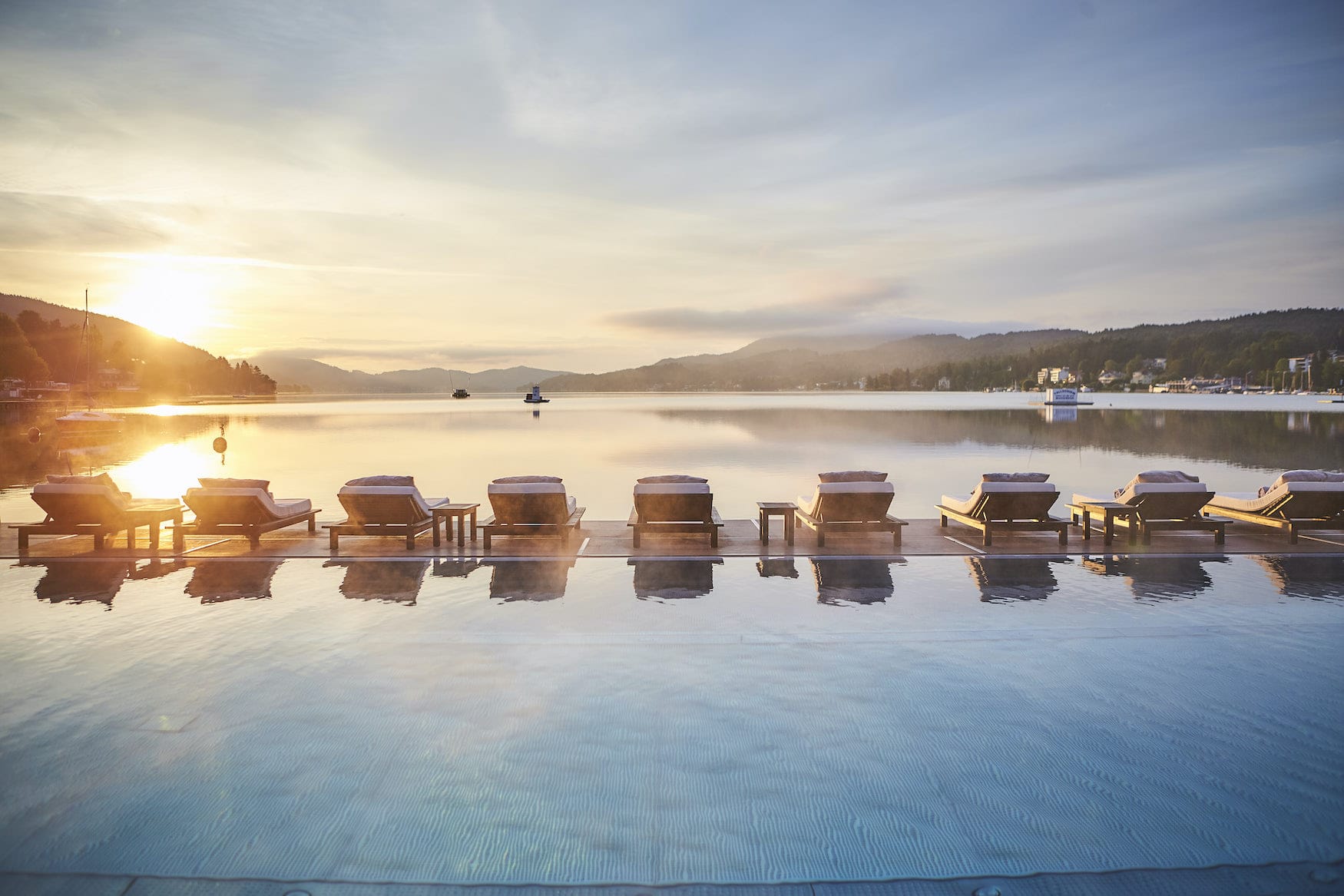 Ausblick auf den Wörthersee bei Sonnenuntergang