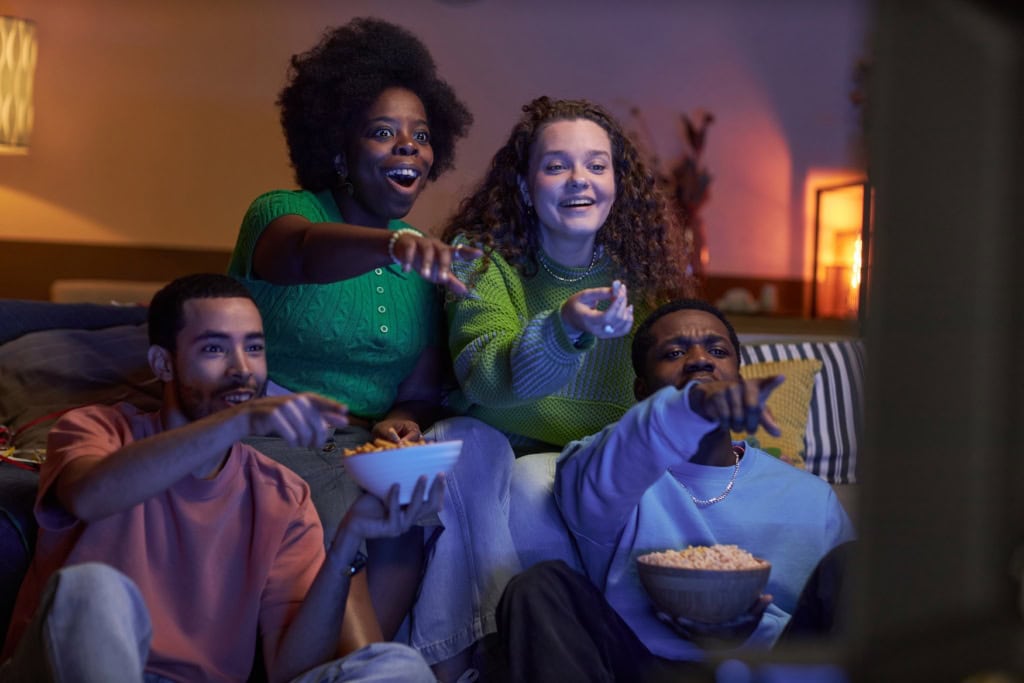 Freunde bei einer Movie Night