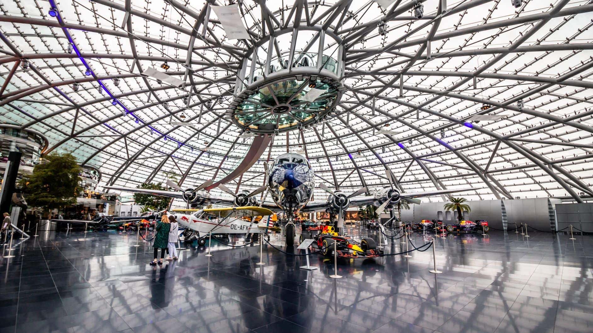 Flugzeug im Hangar-7 in Salzburg