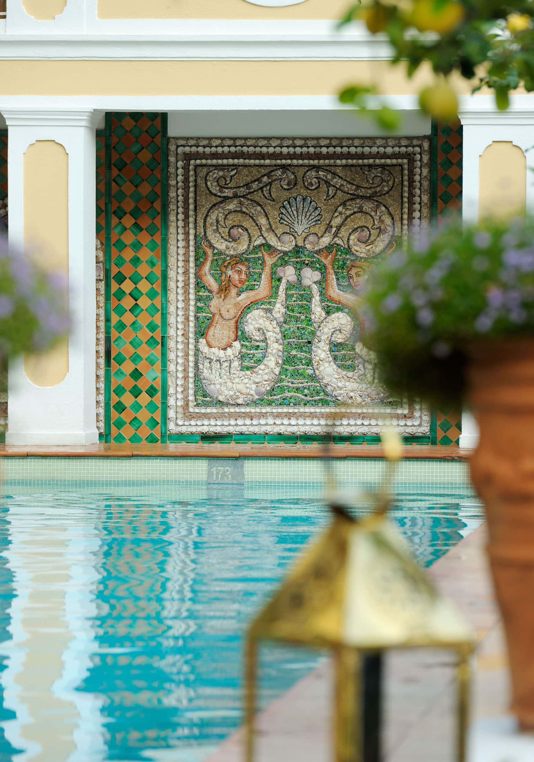 Meerjungfrauen am Pool des Le Sireneuse