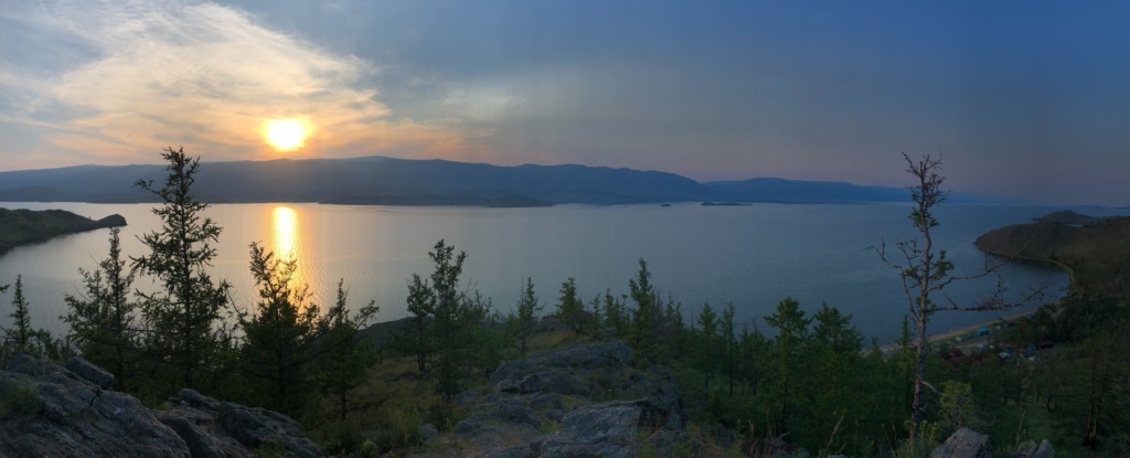 Panoramablick auf den Baikalsee