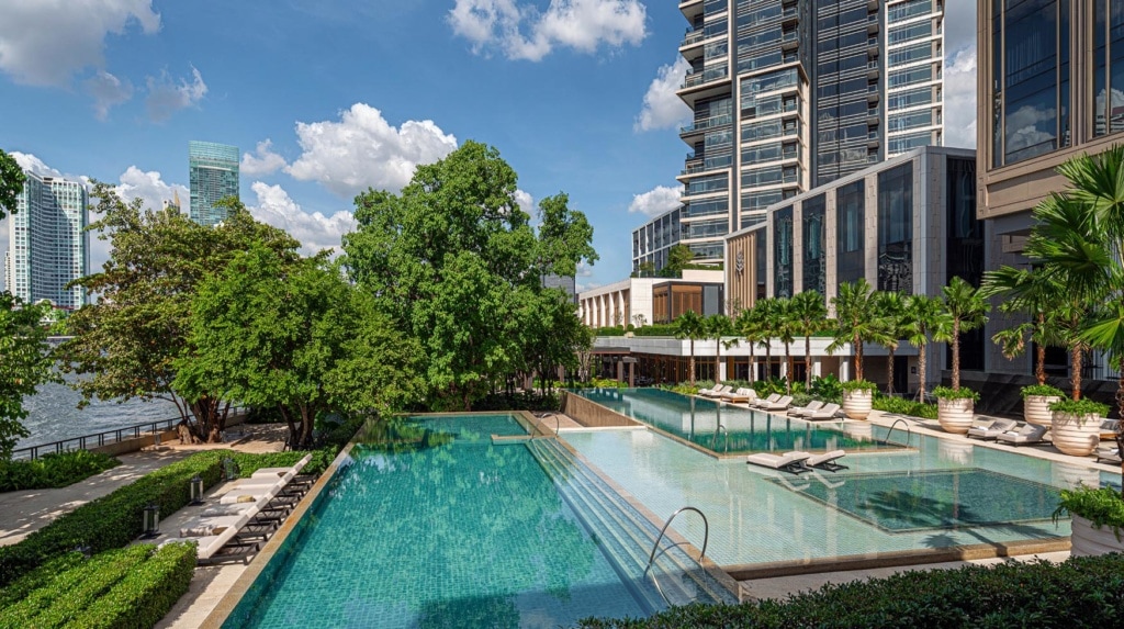 Pool am Four Seasons Hotel Bangkok