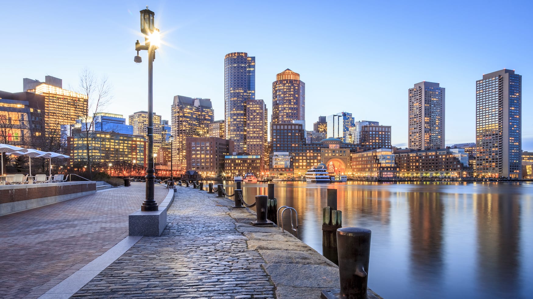 Boston Harbour bei Nacht