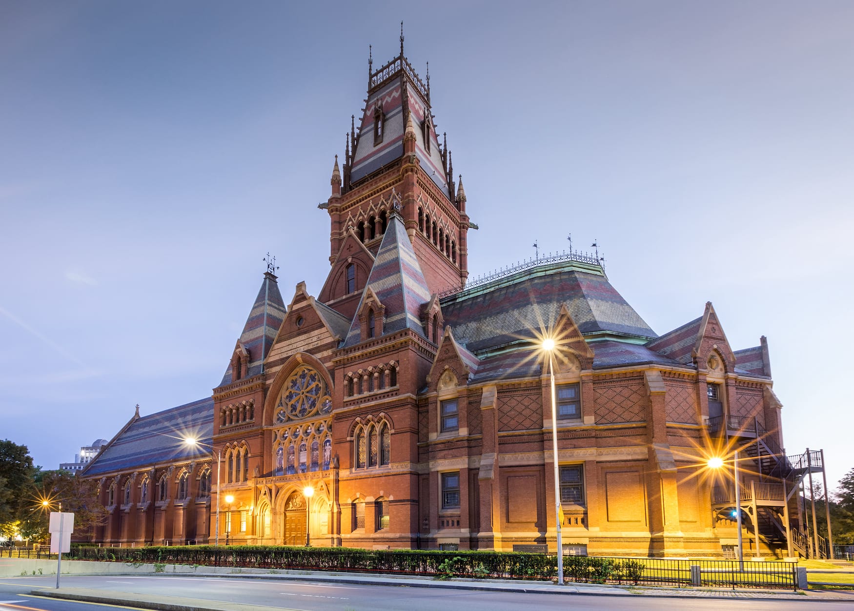 Harvard-Universität im Abendlicht