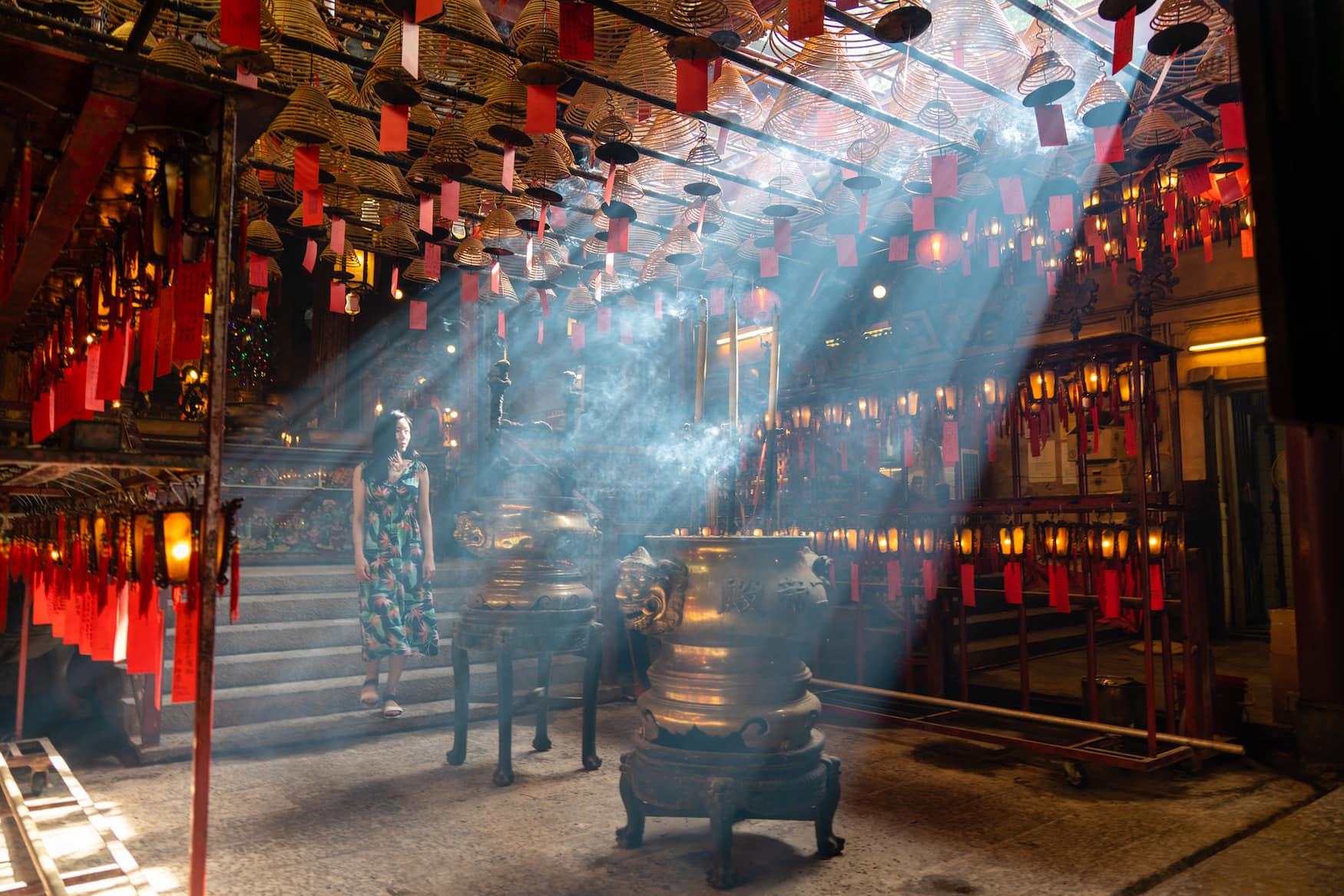 Man Mo Tempel in Hongkong. Hierher pilgern Menschen im Jahr des Büffels für Glück und gute Noten.
