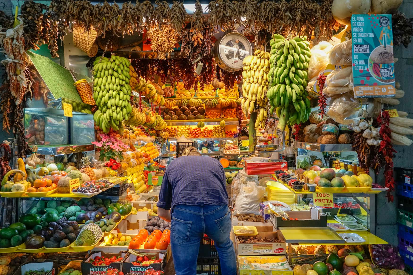 Tropische Früchte an Marktstand in Las Palmas de Gran Canaria