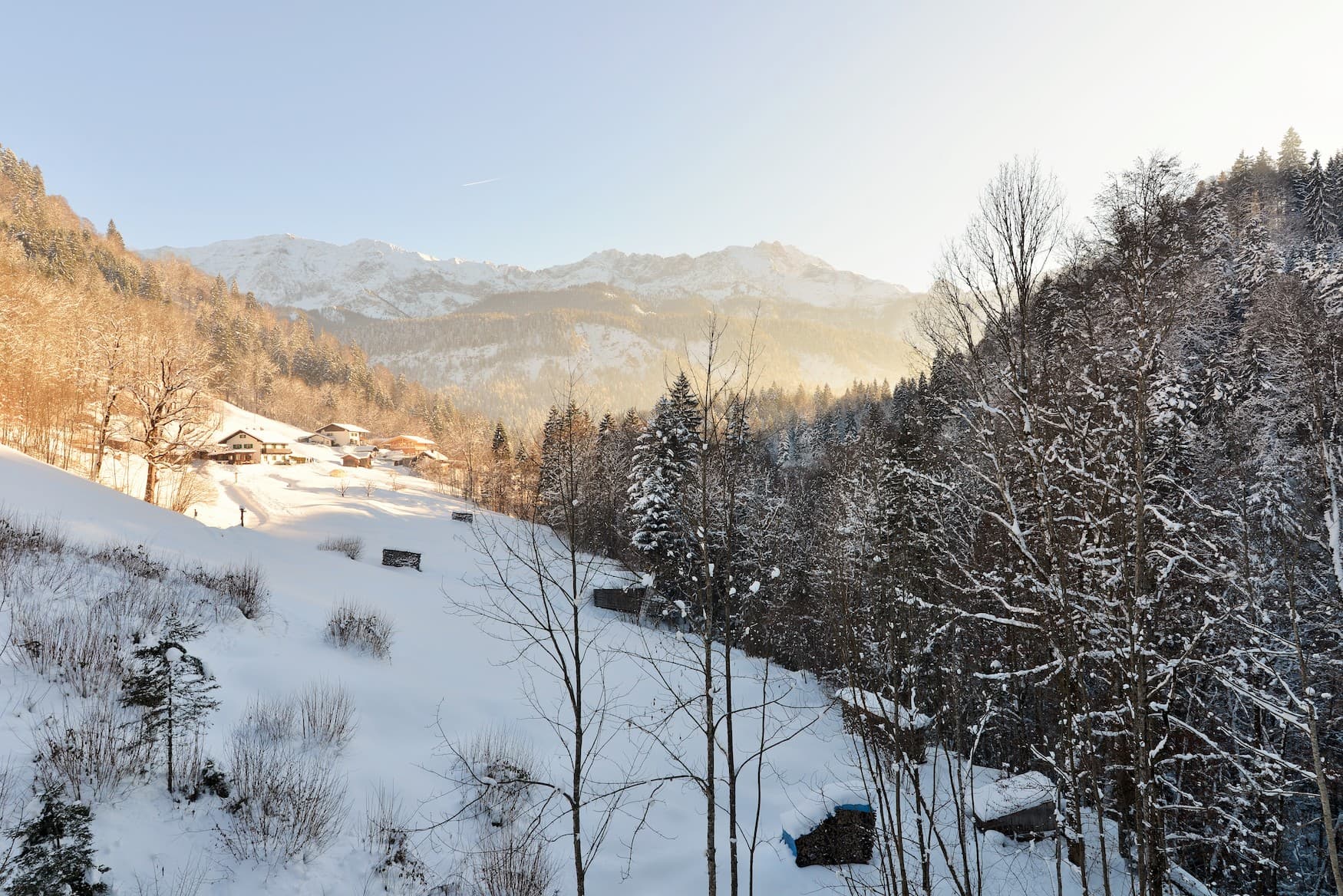 Verschneites Wettersteingebirge