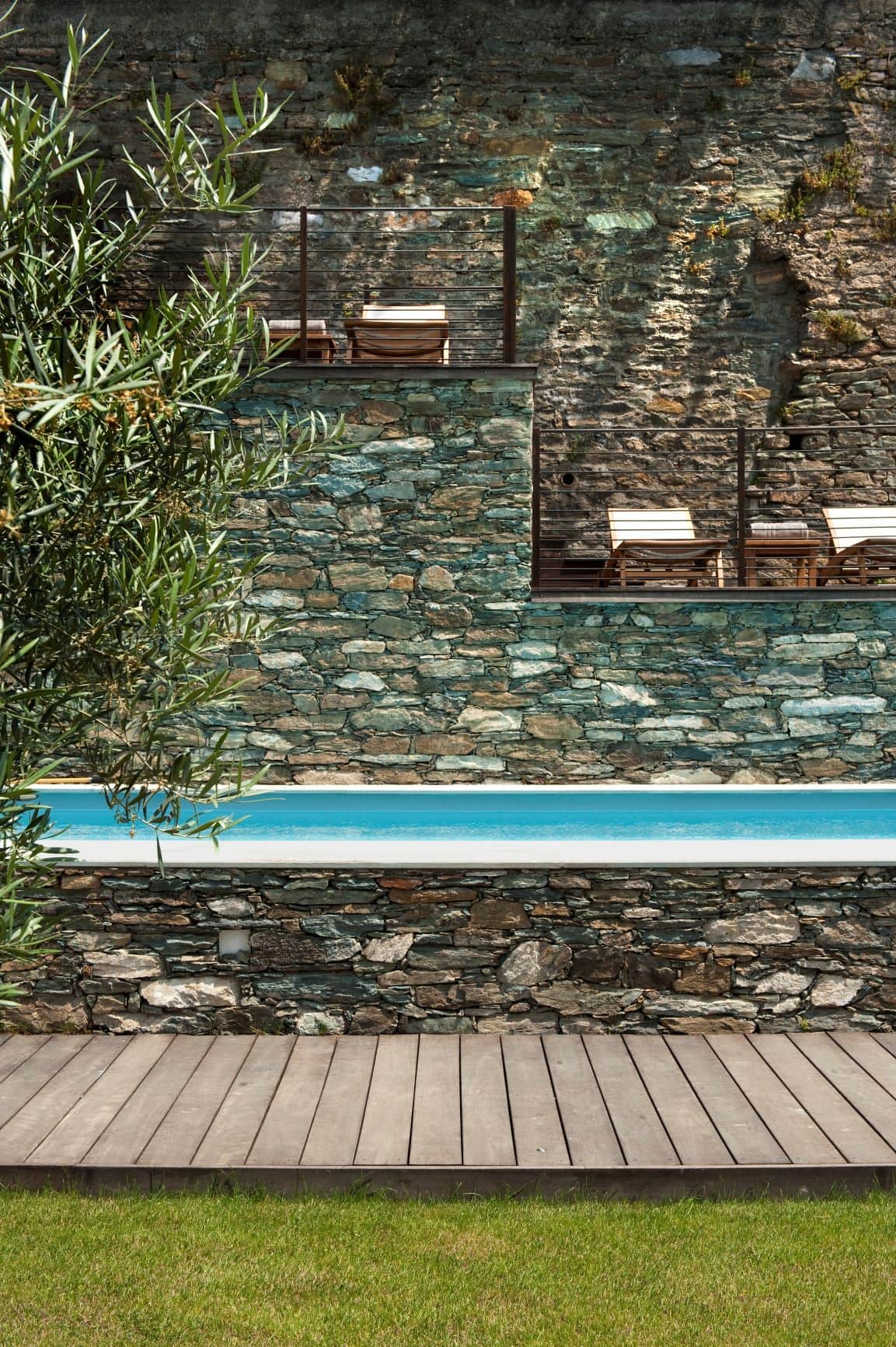 Poolbereich im Aethos Corsica