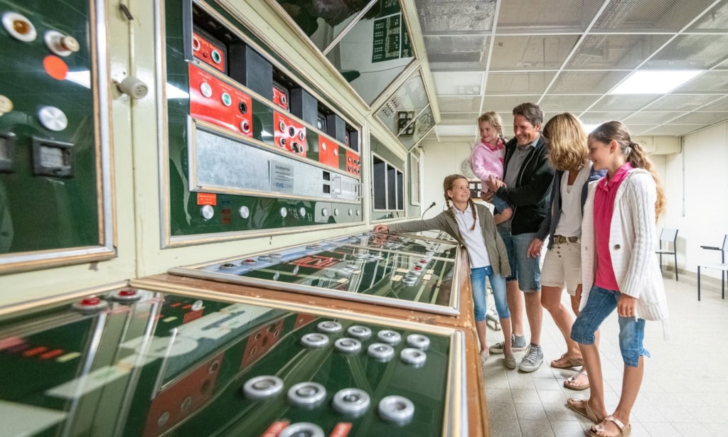 Familie im Regierungsbunker Ahrtal