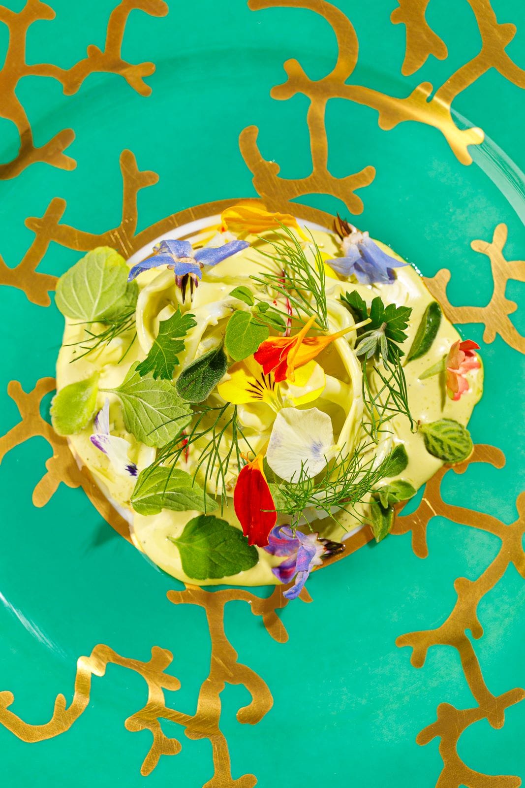 Salat auf Teller im Restaurant Hotel Hassler Rom