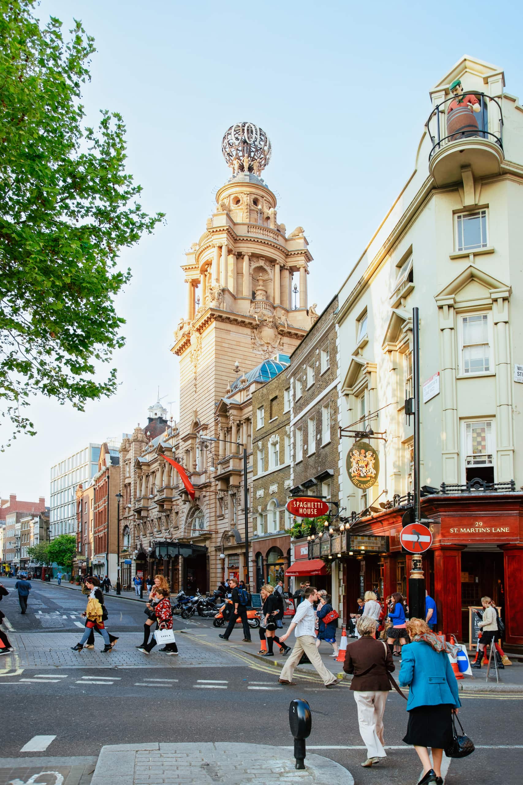 Bei einem Wochenende in London solltet ihr das British Opera and Ballet besuchen