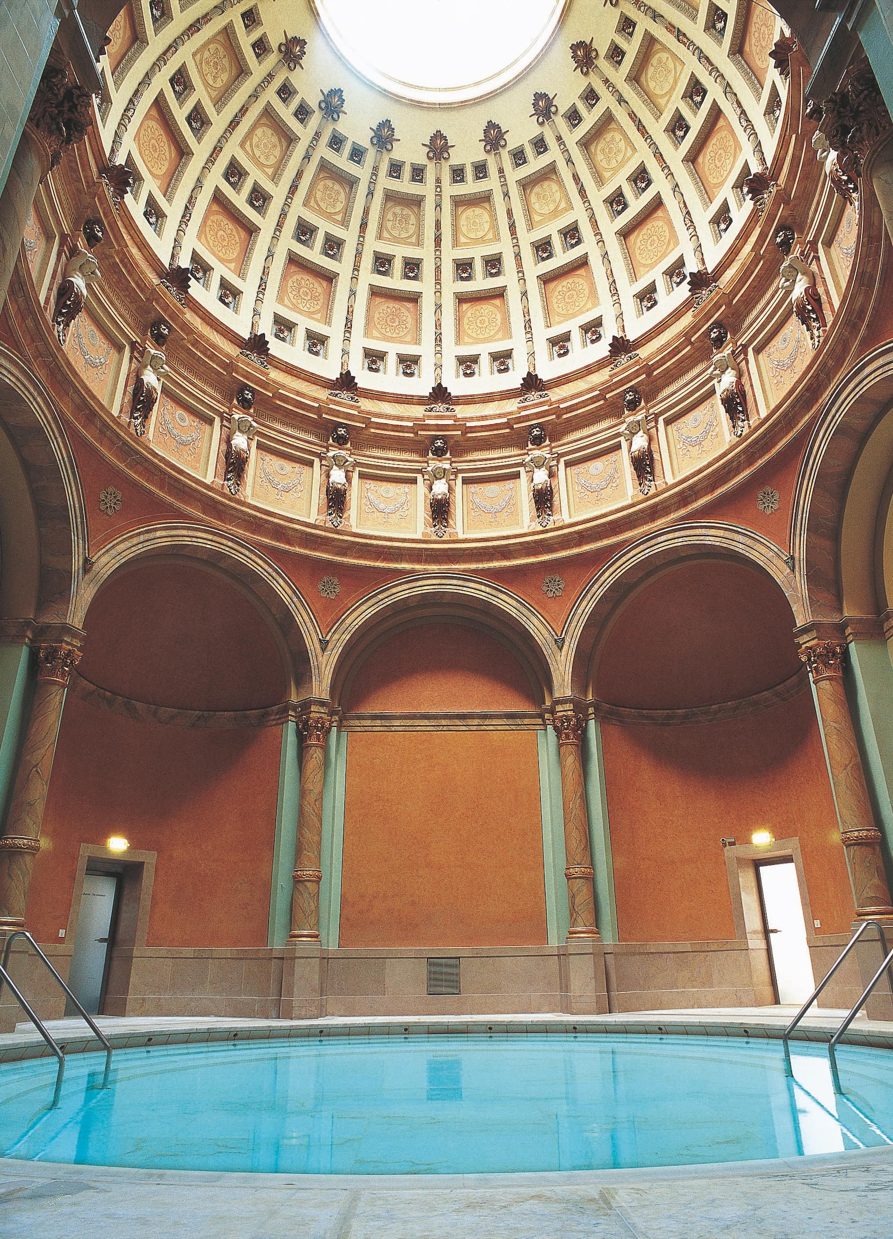 Badekultur im Friedrichsbad in Baden-Baden