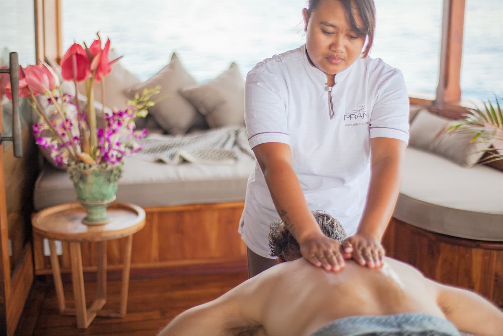 Massage auf der Prana by Atzaró