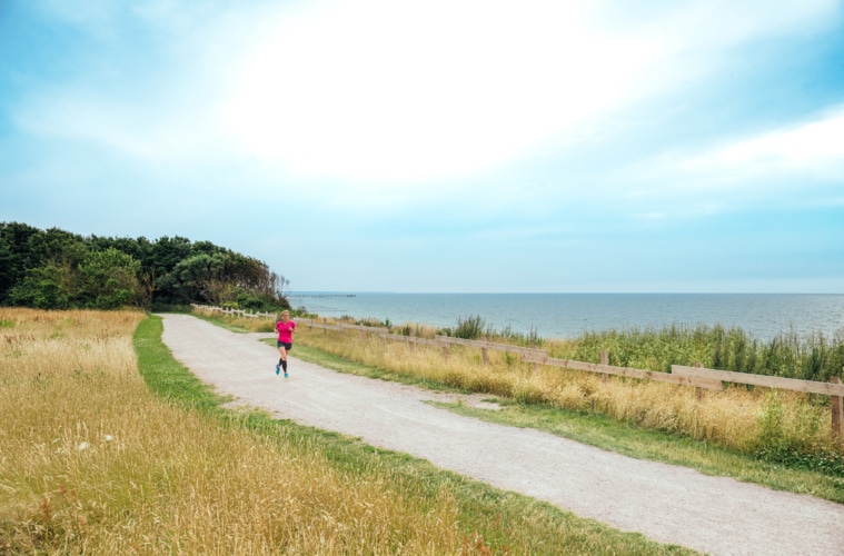 Diese Weite, diese Luft, dieses Meer! Joggen in der Natur ist Annes Lebenselixier. | TMV/Tiemann