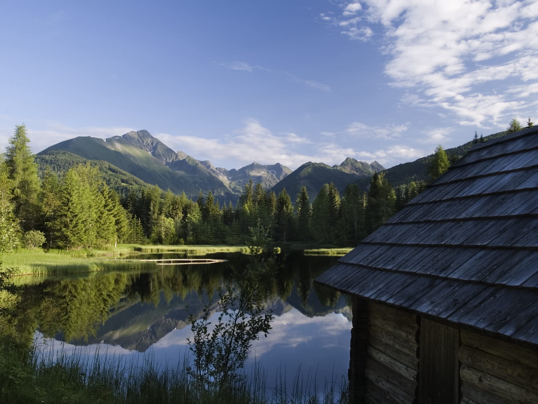 Blick auf den Preber vom Schattensee am frühen Morgen
