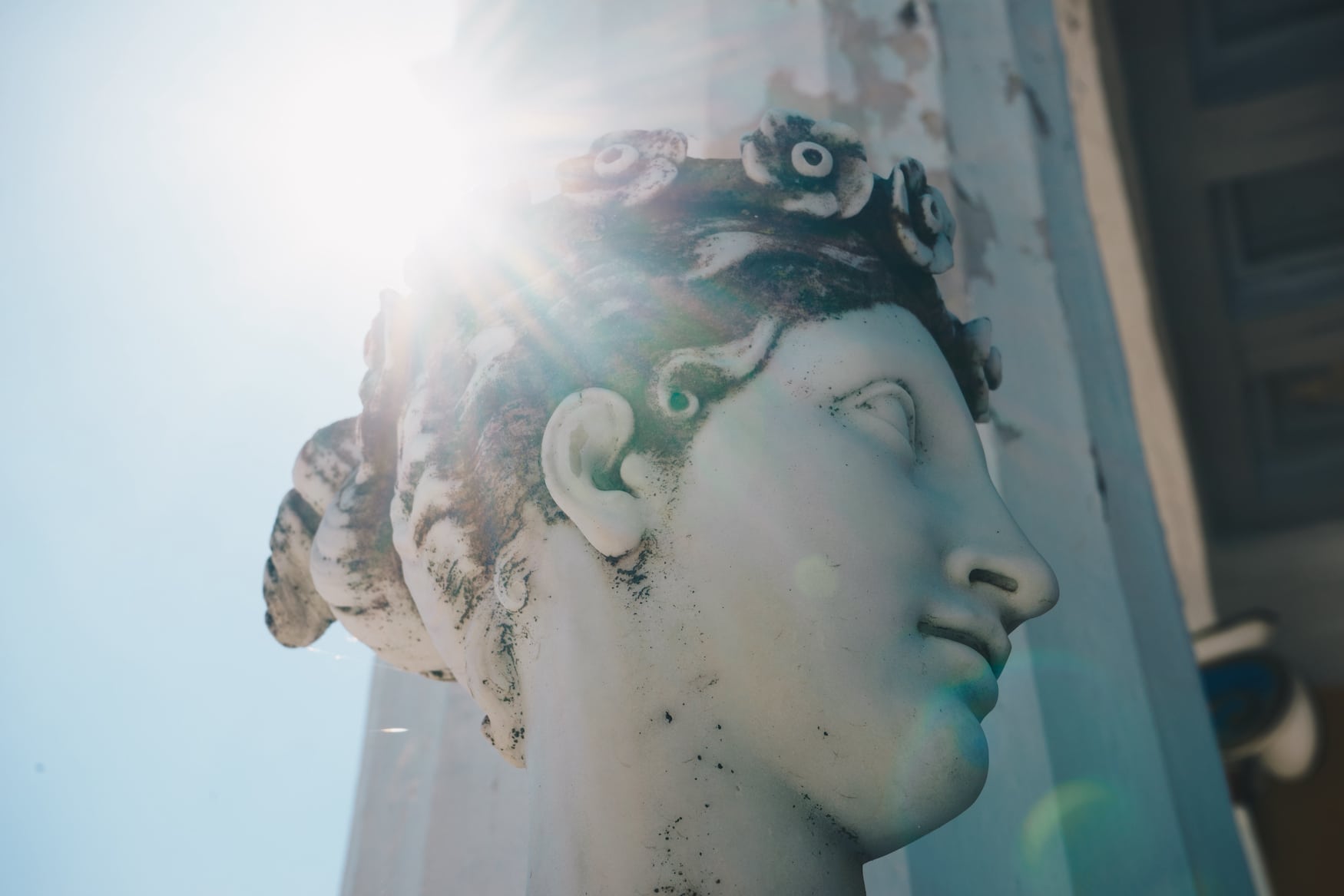 Statue einer Muse im Achillion-Palast auf der Insel Korfu Griechenland