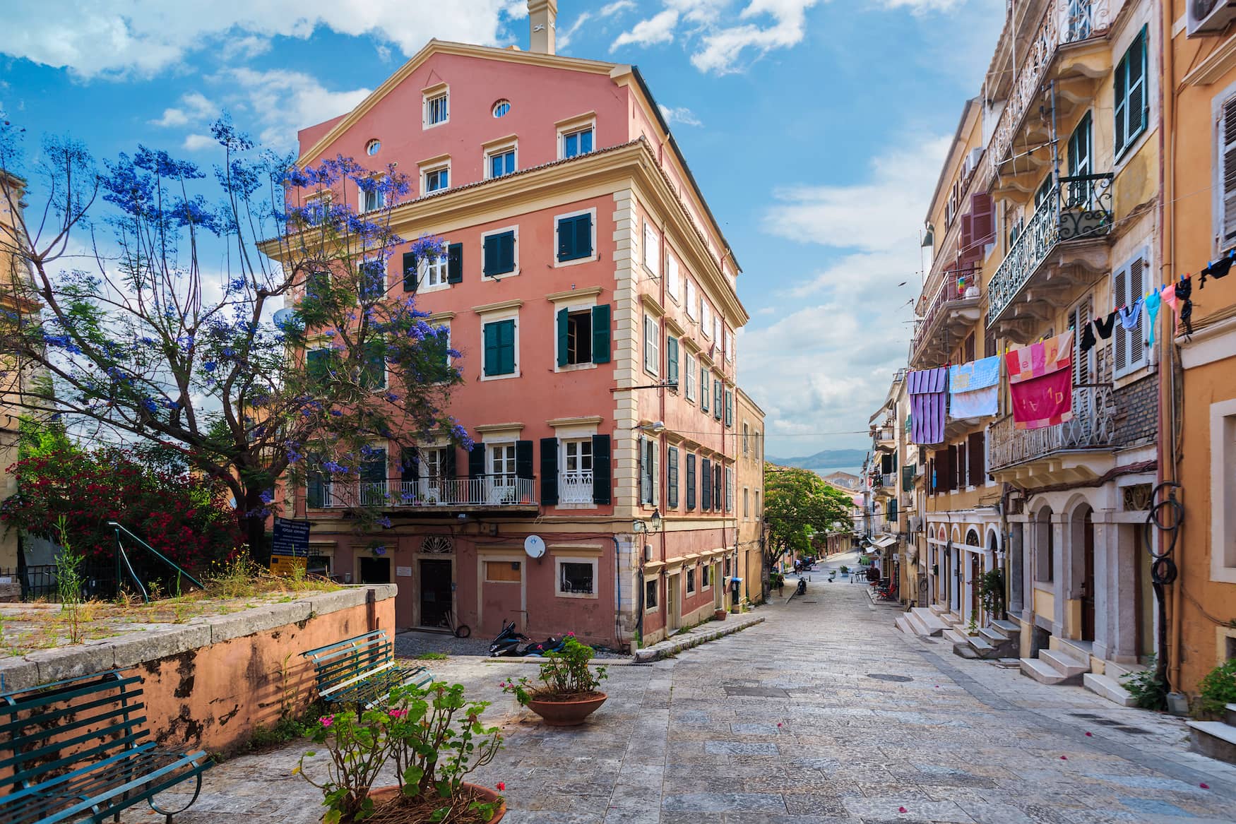 Durch die Straßen der Altstadt von Korfu zu schlendern gehört definitiv zu unseren Korfu Tipps