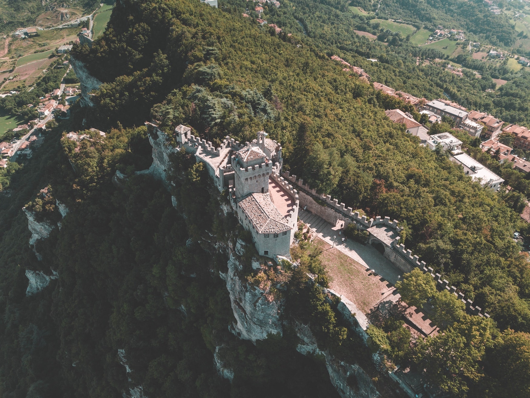 Türme in San Marino aus der Vogelperspektive