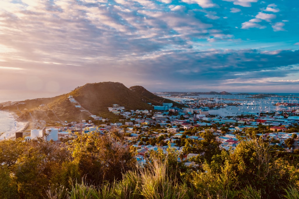 Sonnenuntergang über der Karibikinsel St. Maarten
