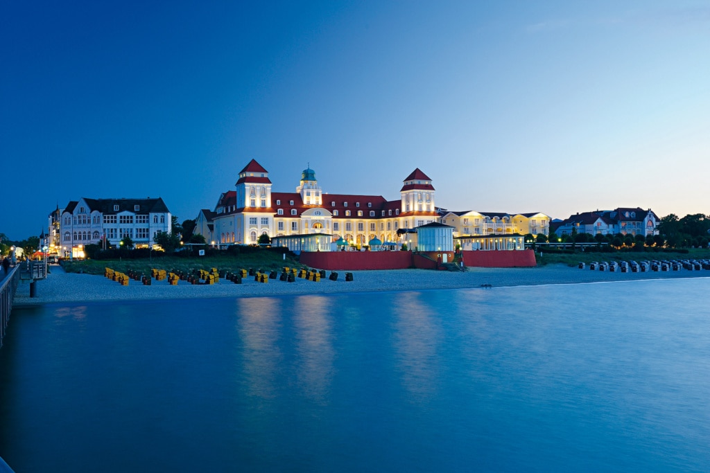 Blaue Stunde am Kurhaus Binz
