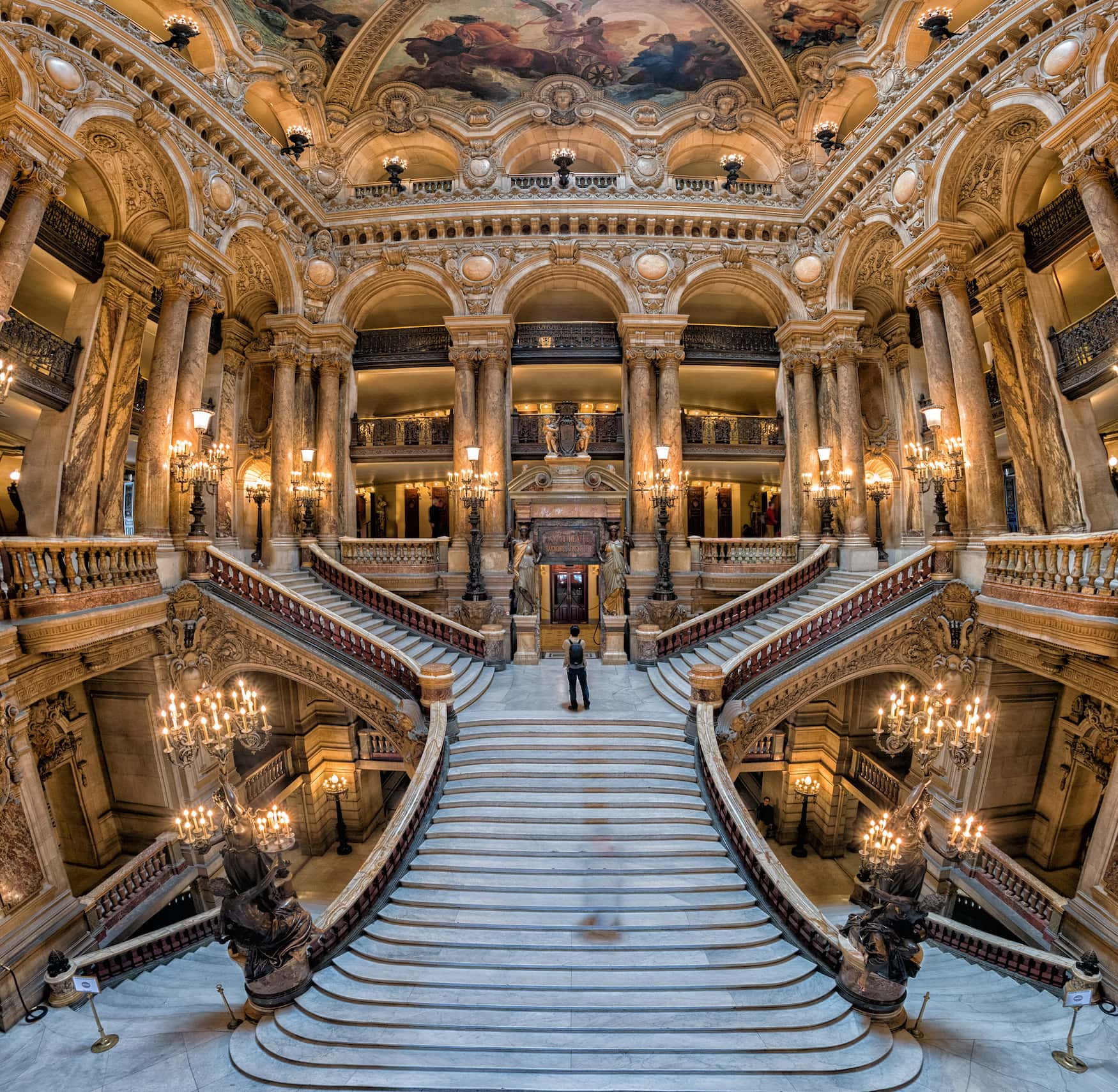 Der Palais Garnier in Paris ist eines der schönsten Opernhäuser weltweit