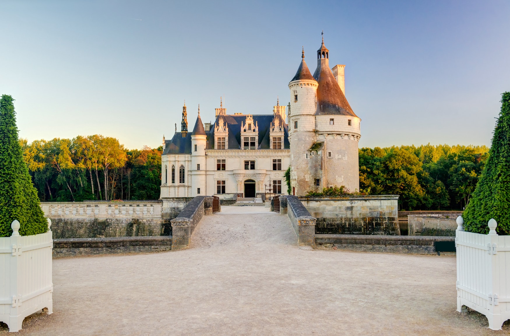 Eingang des Wasserschlosses Chenonceau im Loiretal in Frankreich