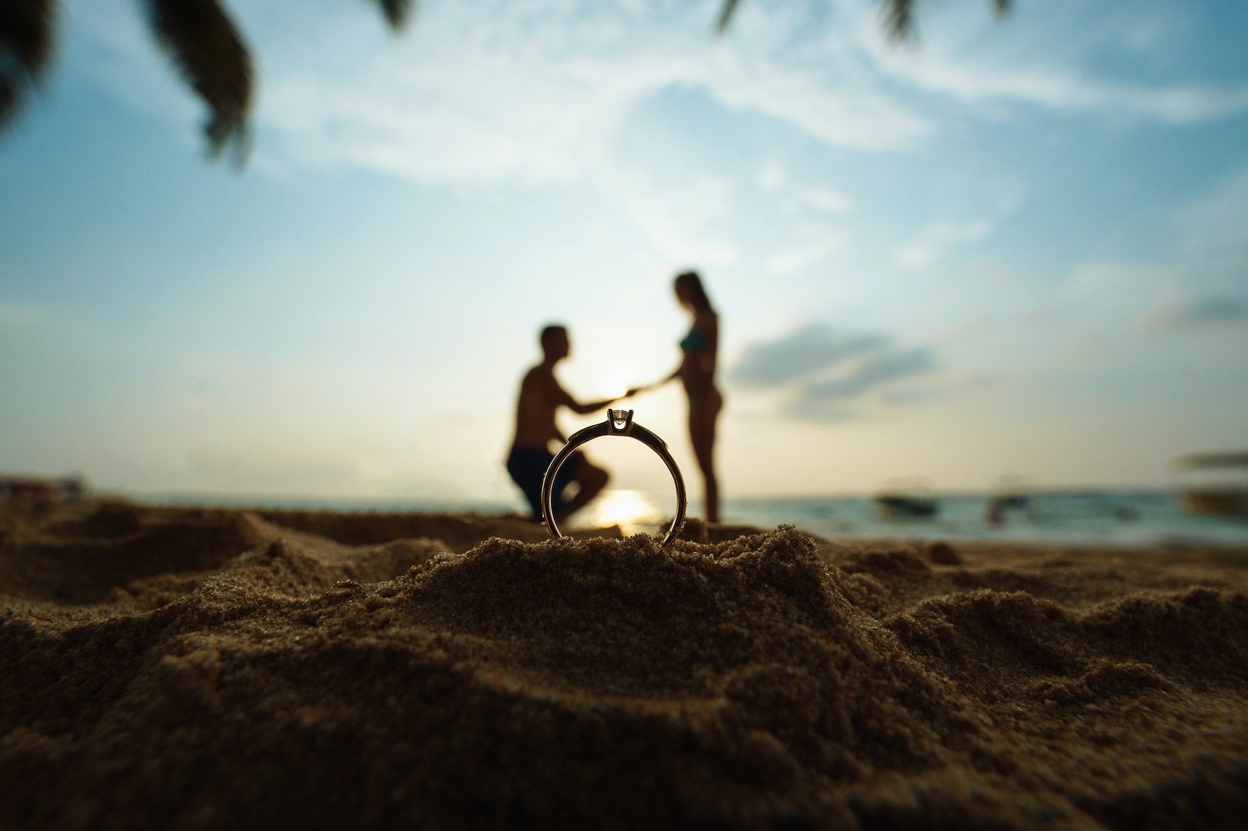 Romantischer Heiratsantrag am Strand von Fort Myers in Florida
