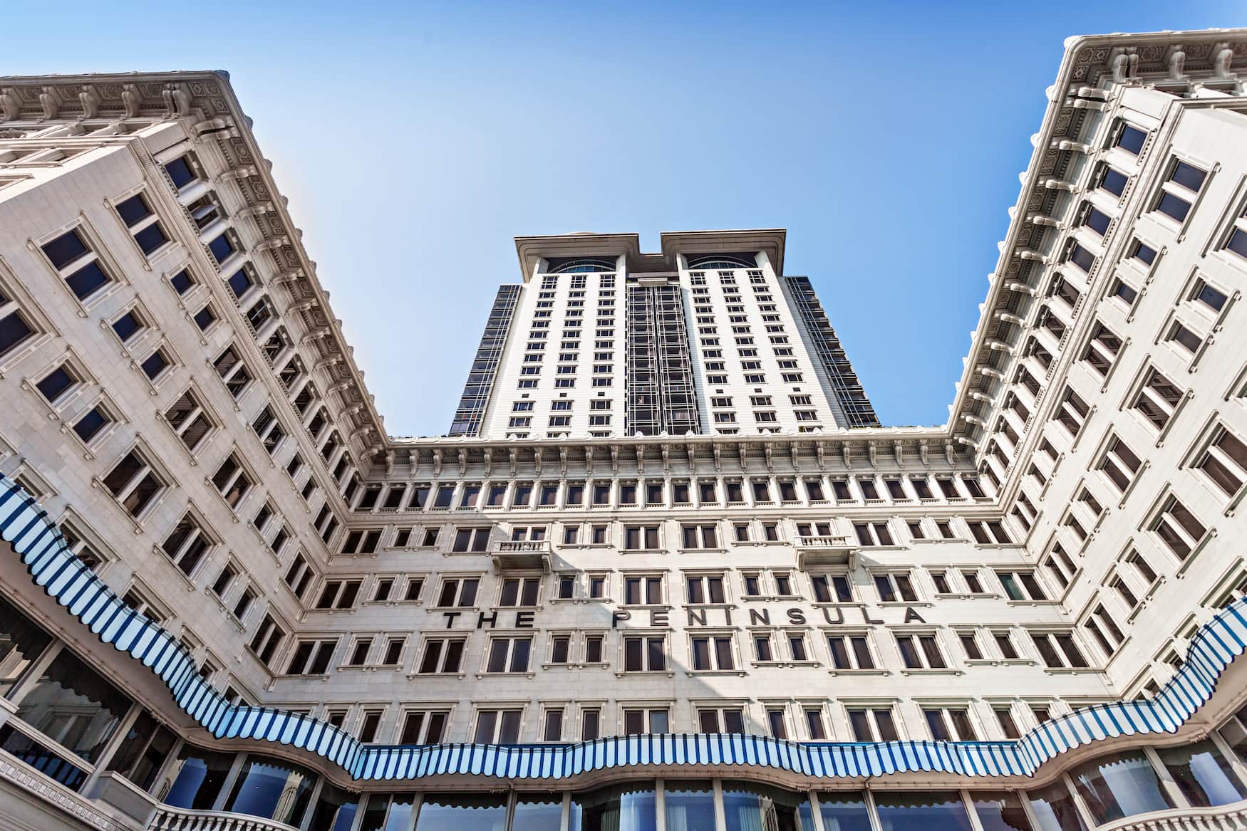 Außenfassade des Peninsula Hotels in Hongkong