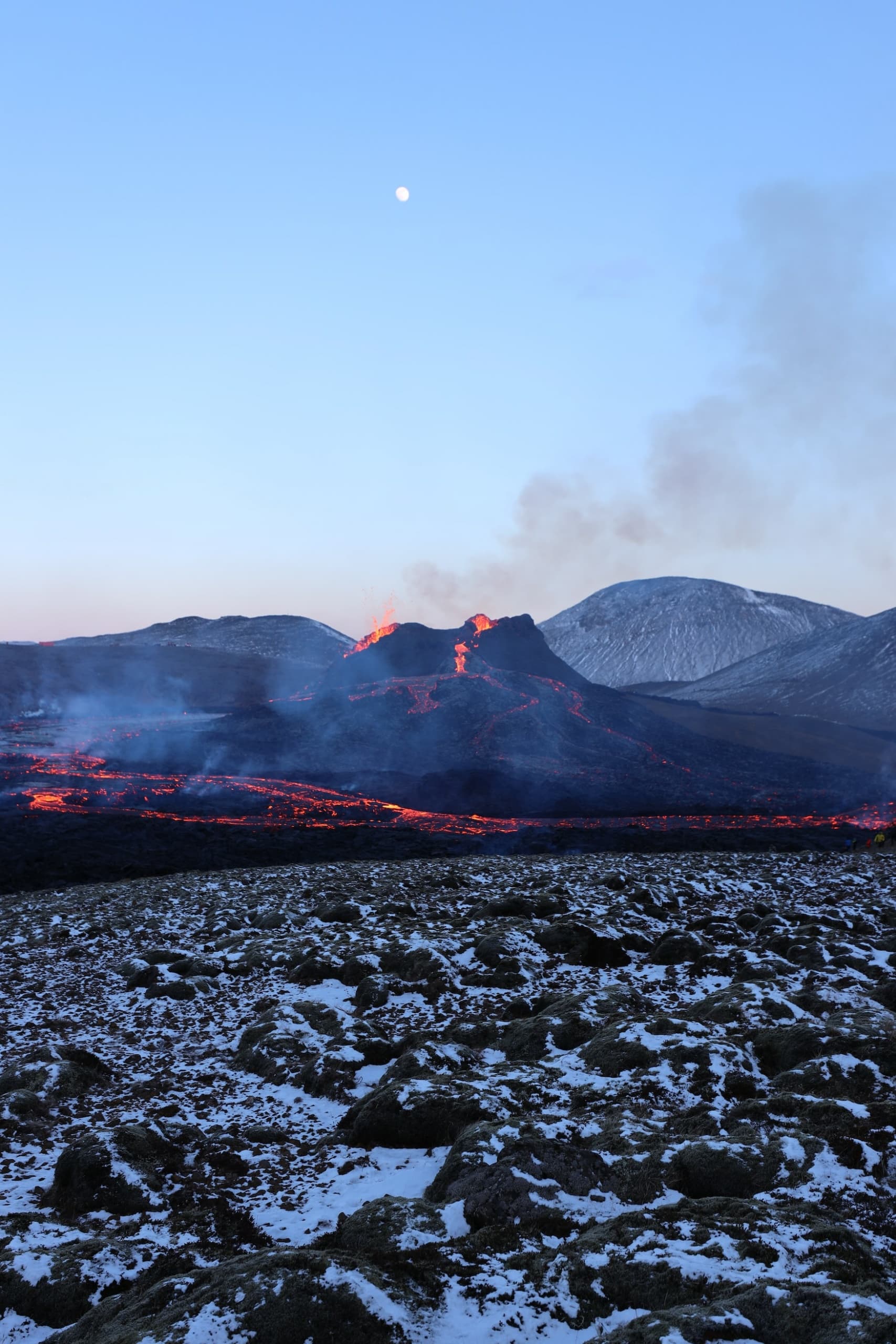 Vulkanausbruch in den Bergen bei Fagradalsfjall auf Island