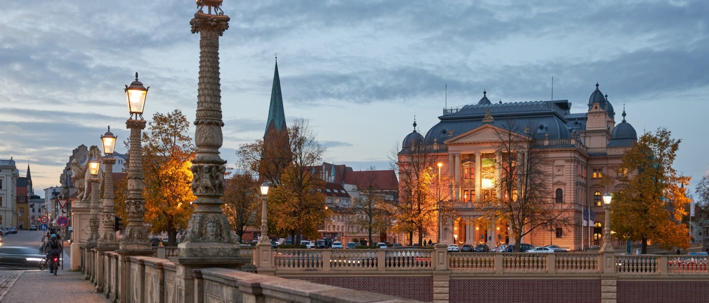 Ein kultureller Höhepunkt ist sicher das Mecklenburgische Staatstheater in Schwerin. | Oliver Borchert