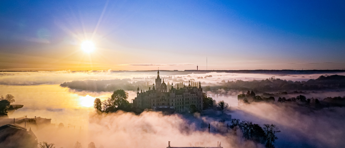 Das Schweriner Schloss war jahrhundertelang die Residenz der mecklenburgischen Herzöge und Großherzöge und ist heute Sitz des Landtages von Mecklenburg-Vorpommern I Brian Lorenzo
