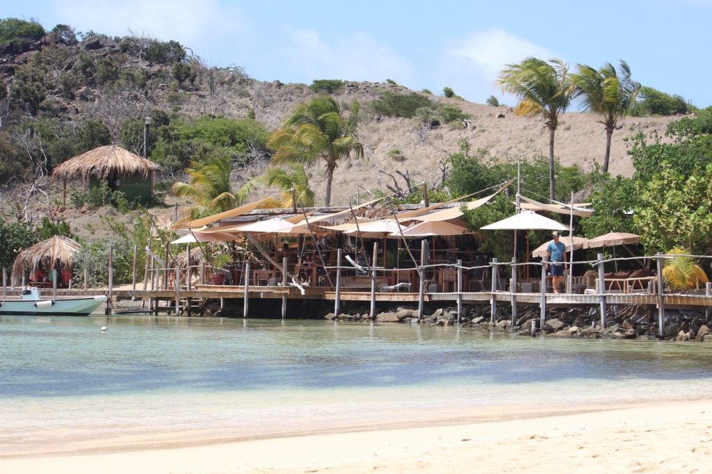 Panel Island liegt vor der Karibikinsel St. Martin.