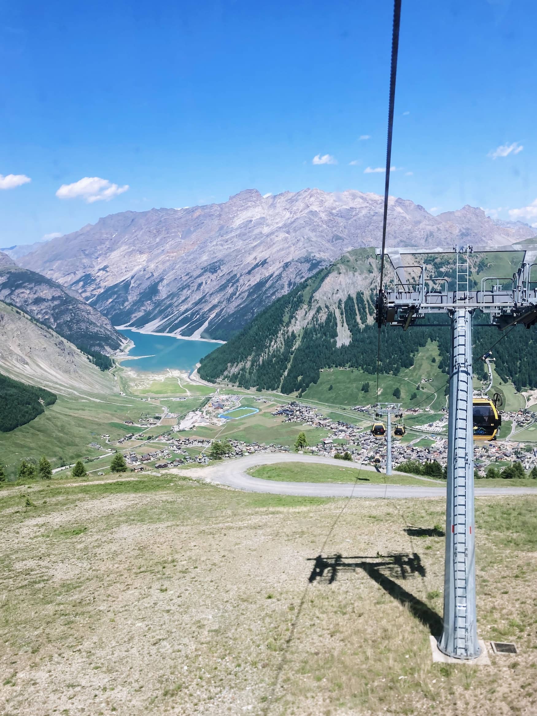 Bergbahn über dem Lago di Livigno