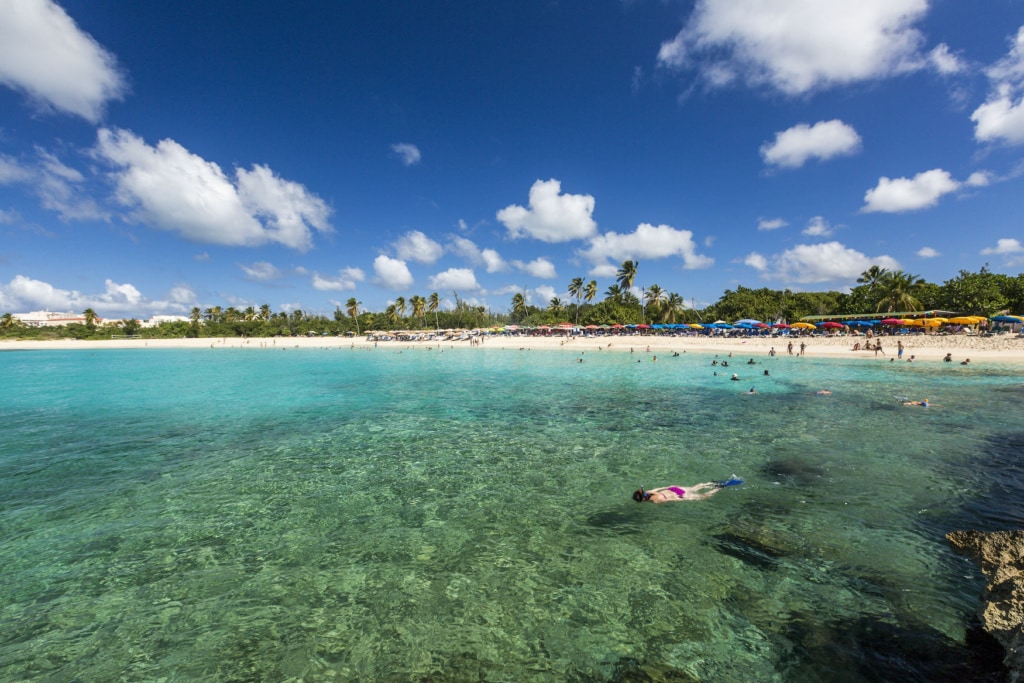 Strand auf der Karibikinsel St. Martin/ Sint Maarten
