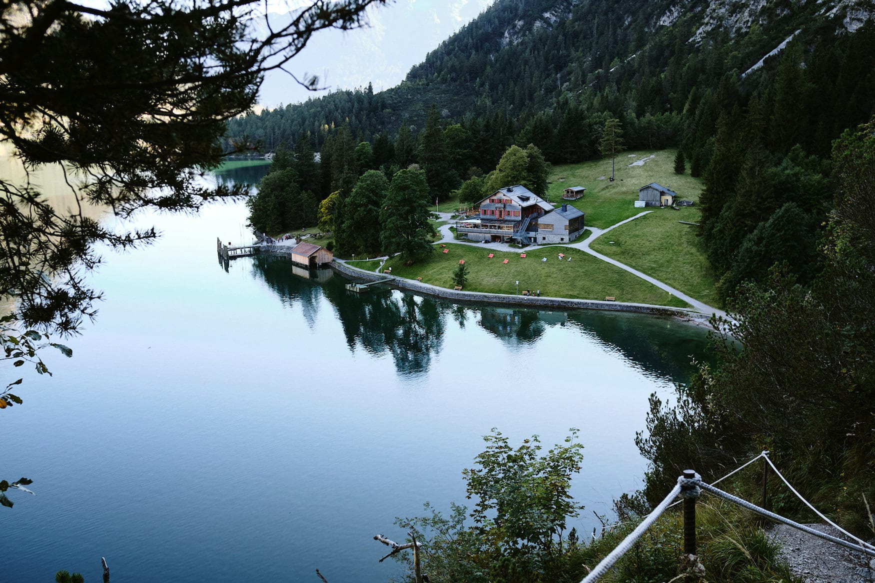 Highlight der Alpenüberquerung: Die Gaisalm am Achensee