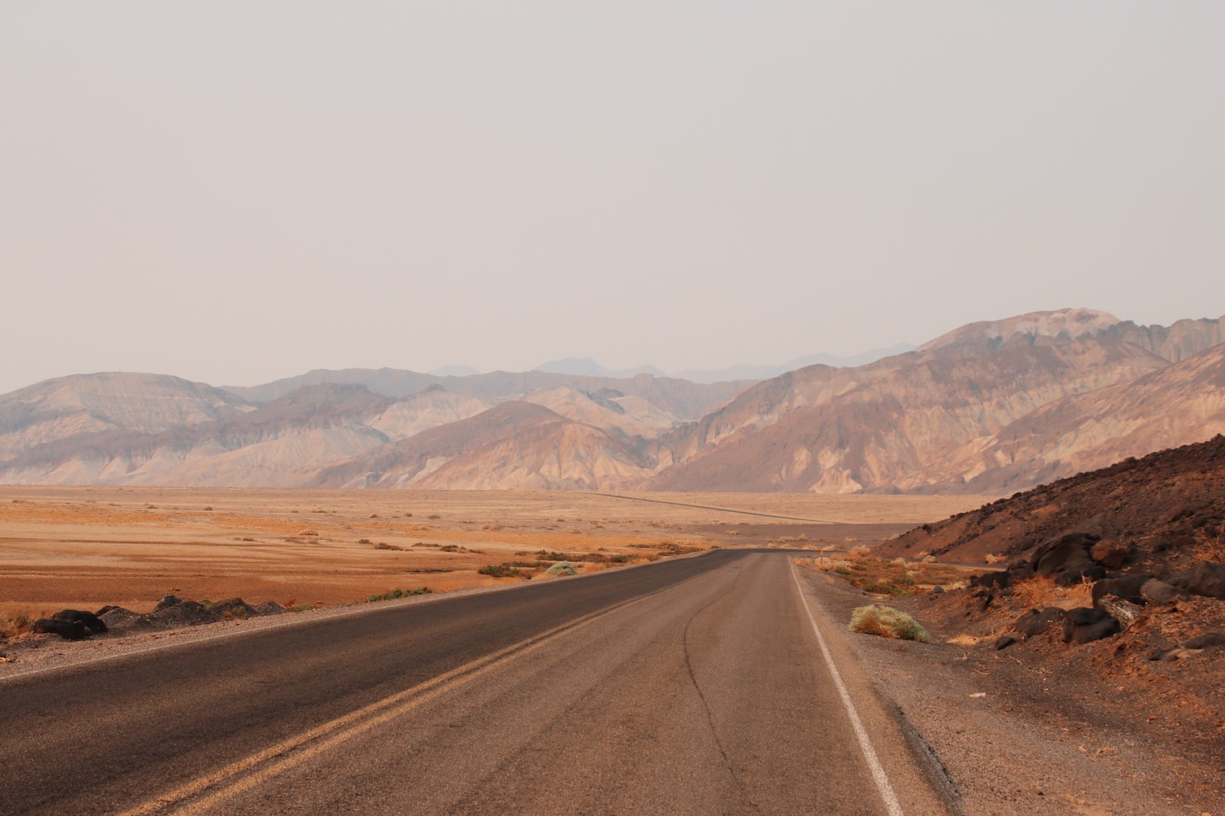 Artist's Palate: Ein Autoweg auf dem Weg ins Badwater Basin
